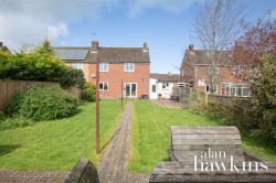 View Full Details for Tinkers Field, Royal Wootton Bassett SN4 8 - EAID:11742, BID:1