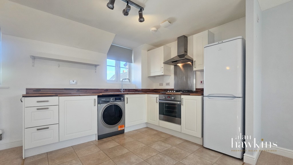 Images for Cloatley Crescent, Royal Wootton Bassett, SN4 EAID:ahawkins BID:125896