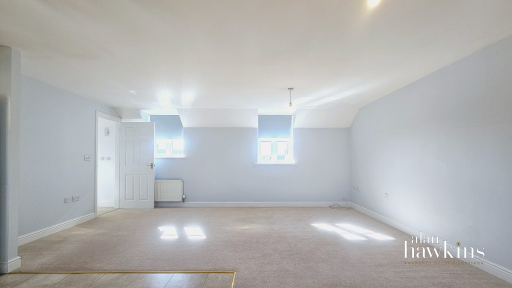 Images for Cloatley Crescent, Royal Wootton Bassett, SN4 EAID:ahawkins BID:125896