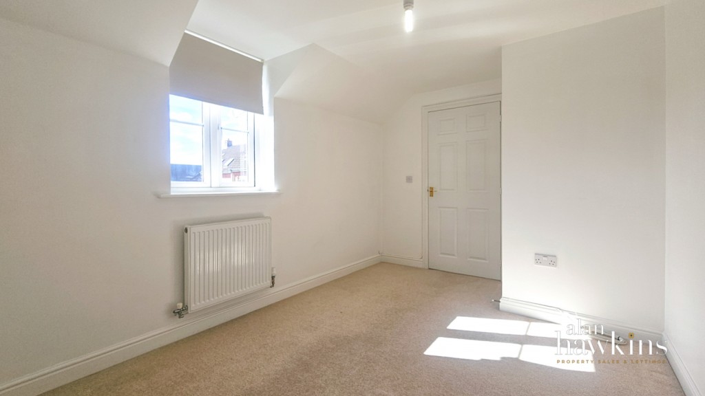 Images for Cloatley Crescent, Royal Wootton Bassett, SN4 EAID:ahawkins BID:125896