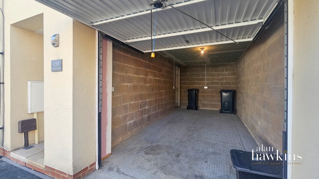 Images for Cloatley Crescent, Royal Wootton Bassett, SN4 EAID:ahawkins BID:125896