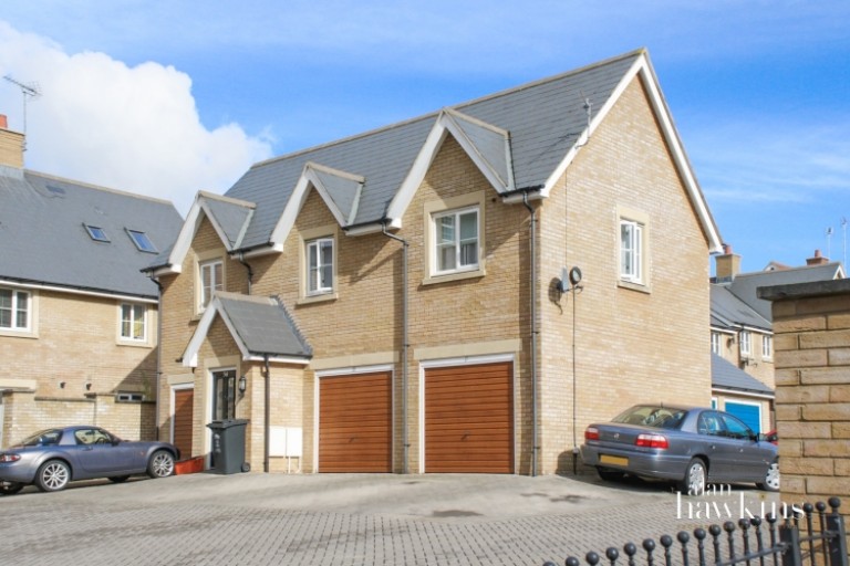 34 Doulton Close, Swindon, Wiltshire, SN25 2FT, UK