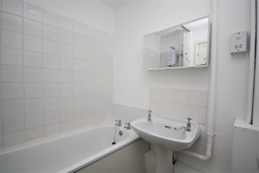 Images for High Street, Royal Wootton Bassett,SN4 EAID:ahawkins BID:125896