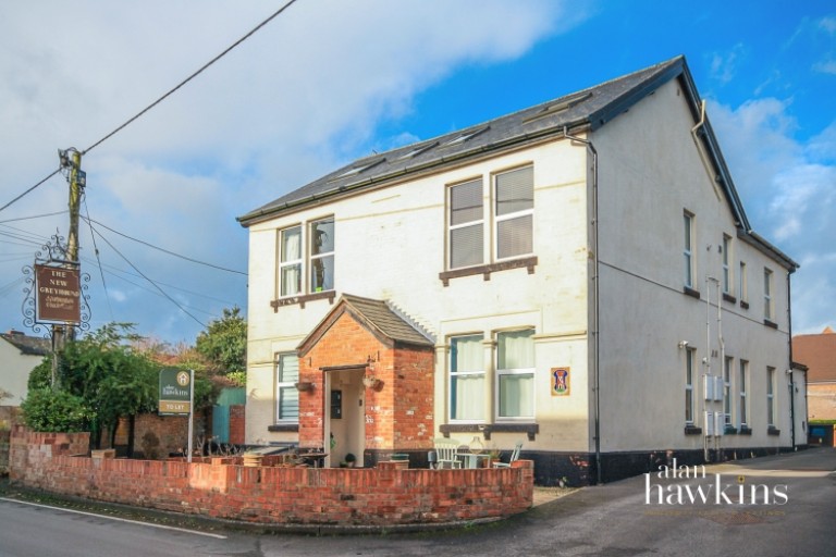 Apartment 4 The New Greyhound, 70 Pavenhill, Purton, Swindon, Wiltshire, SN5 4DA, UK