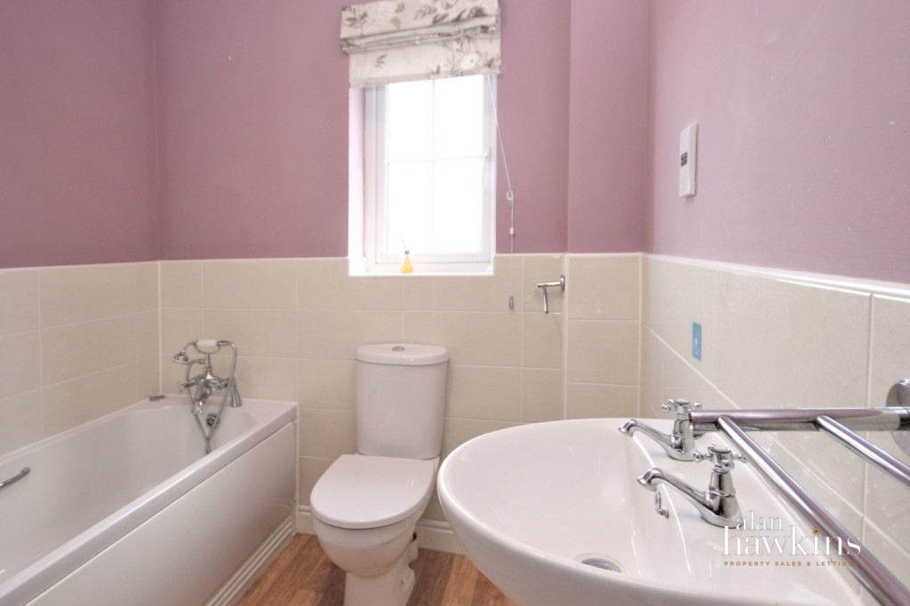 Images for Hyde Road, Royal Wootton Bassett, SN4 EAID:ahawkins BID:125896