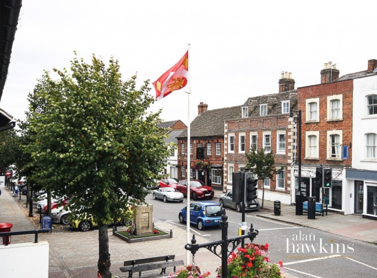 32a High Street, Royal Wootton Bassett, Swindon, Wiltshire, SN4 7AF, UK