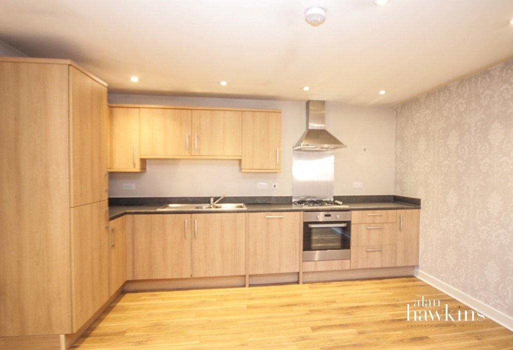 Images for Cloatley Crescent, Royal Wootton Bassett, SN4 EAID:ahawkins BID:125896