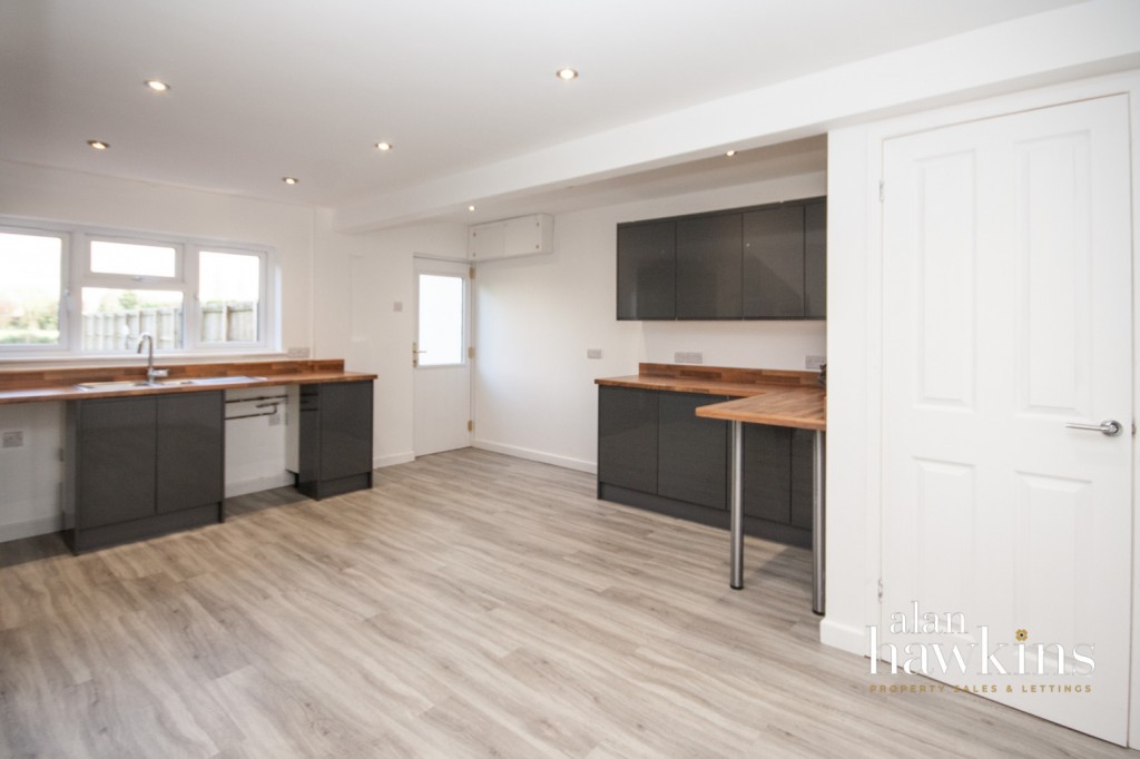 Images for St. James, Dauntsey, SN15 EAID:ahawkins BID:125896
