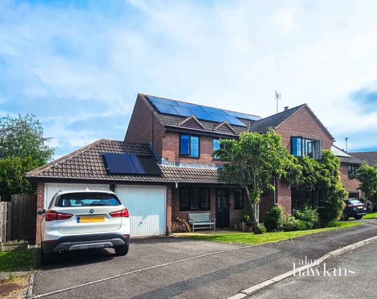 28 Saltspring Drive, Royal Wootton Bassett, Swindon, Wiltshire, SN4 7SD, UK