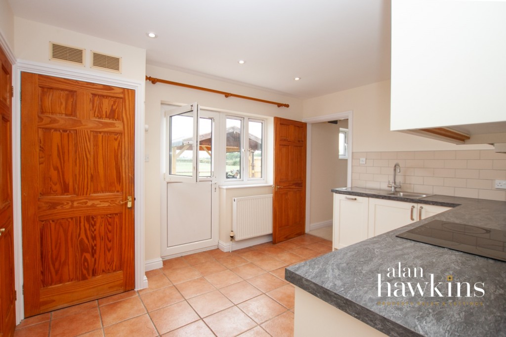 Images for Olivemead Lane, Dauntsey, Chippenham, Wiltshire, SN15 4JF EAID:ahawkins BID:125896