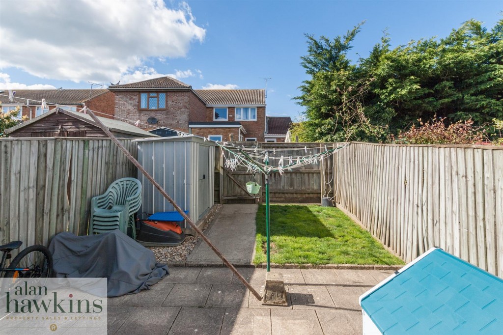 Images for Longfellow Crescent, Royal Wootton Bassett SN4 8 EAID:11742 BID:1