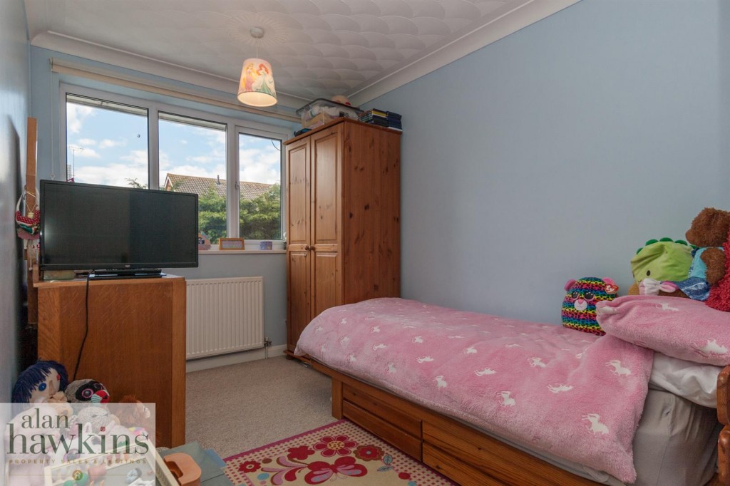 Images for Longfellow Crescent, Royal Wootton Bassett SN4 8 EAID:11742 BID:1