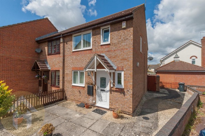 View Full Details for Pheasant Close, Covingham, Swindon - EAID:11742, BID:1