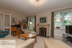 View Full Details for High Mead, Royal Wootton Bassett SN4 8 - EAID:11742, BID:1