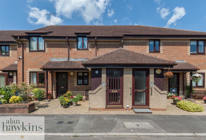 View Full Details for The Mulberrys, Royal Wootton Bassett, SN4 8 - EAID:11742, BID:1