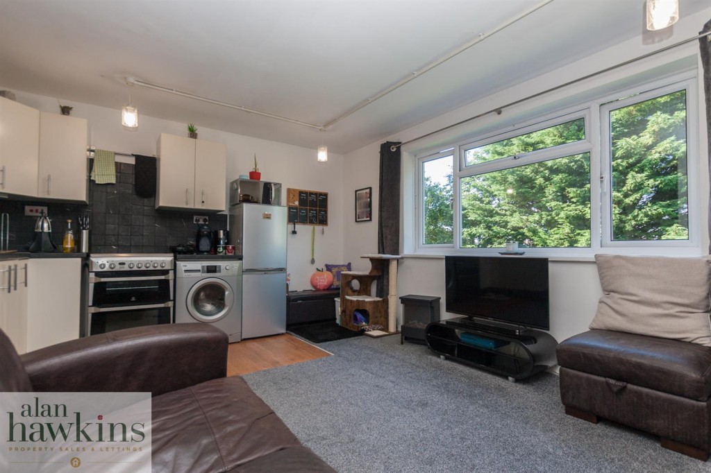 Images for Marlborough Court, Royal Wootton Bassett SN4 8 EAID:11742 BID:1