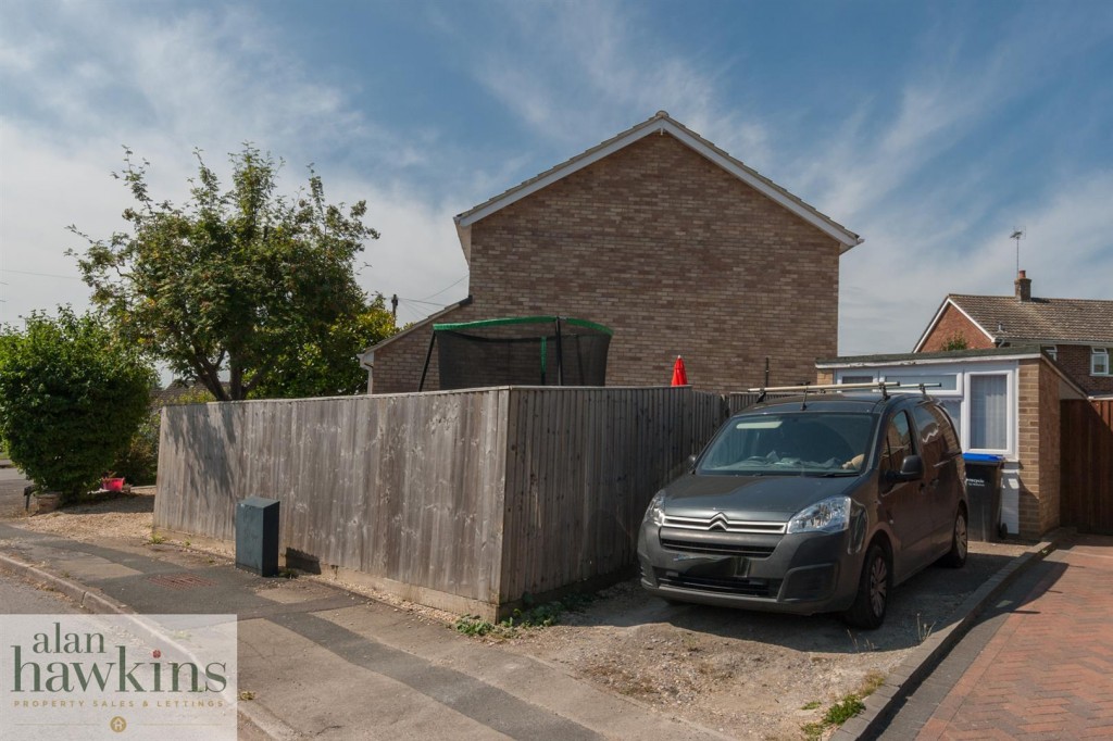 Images for Shakespeare Road, Royal Wootton Bassett SN4 EAID:11742 BID:1