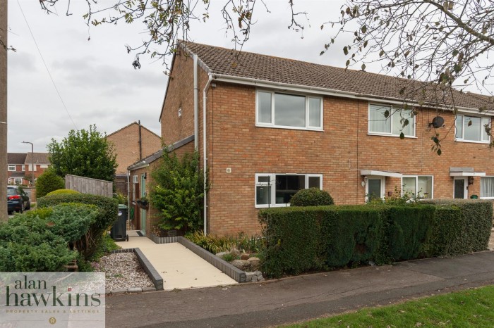 View Full Details for Betjeman Avenue, Royal Wootton Bassett SN4 8 - EAID:11742, BID:1