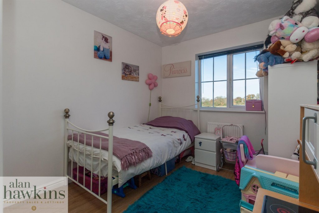 Images for Webbs Court, Lyneham SN15 EAID:11742 BID:1