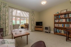 View Full Details for Sprats Barn Crescent, Royal Wootton Bassett SN4 7 - EAID:11742, BID:1