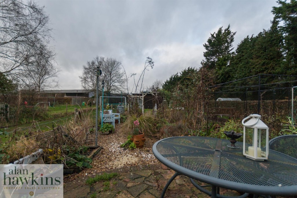 Images for Greatfield, Nr Royal Wootton Bassett SN4 8 EAID:11742 BID:1