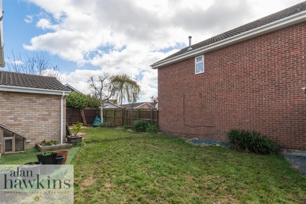 Images for Branscombe Drive, Royal Wootton Bassett EAID:11742 BID:1