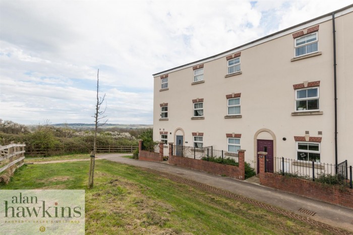 View Full Details for Churn Way, Royal Wootton Bassett - EAID:11742, BID:1