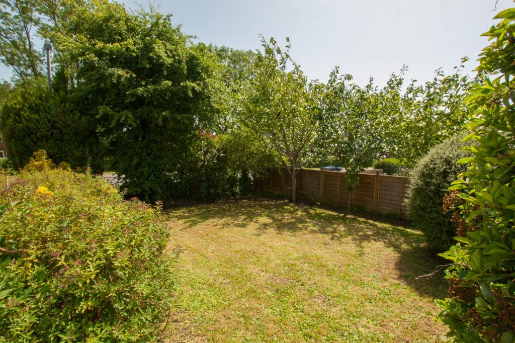 Images for Church End Close, Lyneham EAID:11742 BID:1