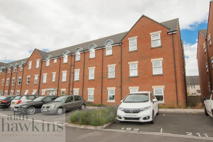 View Full Details for Cloatley Crescent, Royal Wootton Bassett - EAID:11742, BID:1