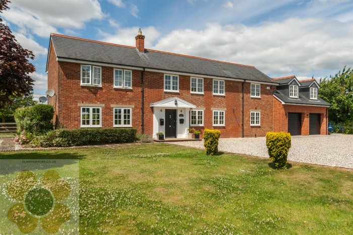 View Full Details for Broad Town, Nr Royal Wootton Bassett - EAID:11742, BID:1