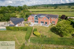 View Full Details for Broad Town, Nr Royal Wootton Bassett - EAID:11742, BID:1