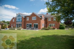 View Full Details for Broad Town, Nr Royal Wootton Bassett - EAID:11742, BID:1