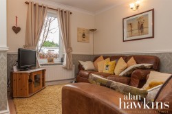 View Full Details for Station Road, Royal Wootton Bassett SN4 7 - EAID:11742, BID:1