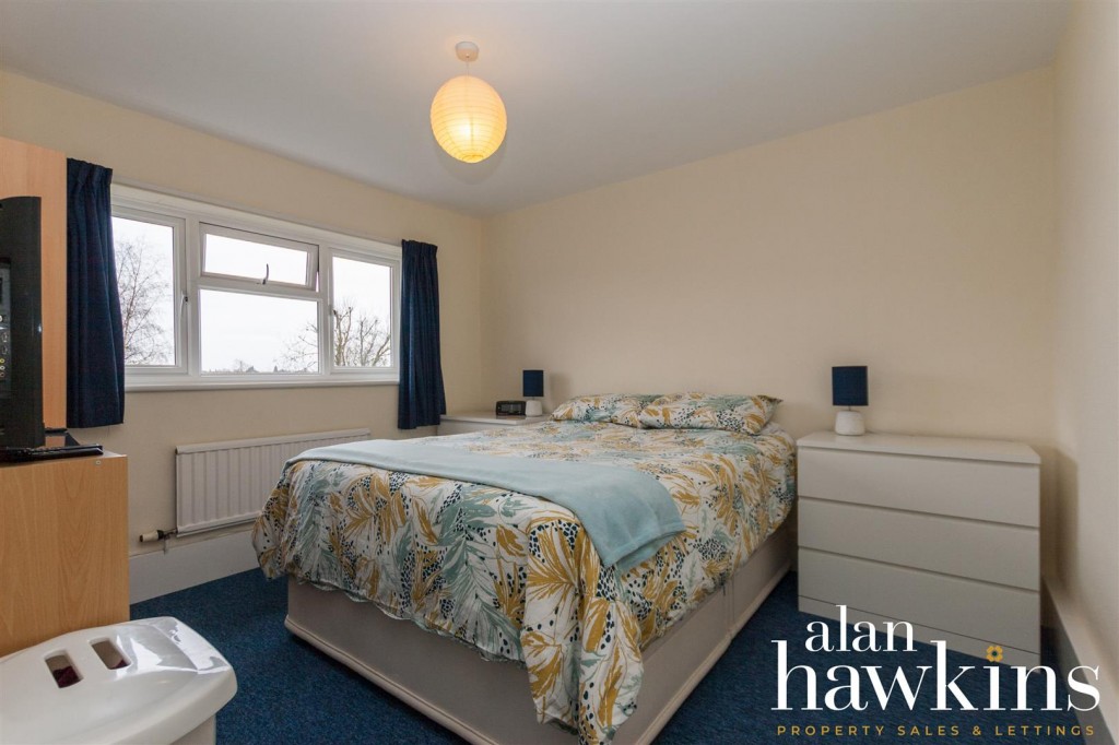 Images for Rowan Drive, Royal Wootton Bassett SN4 7 EAID:11742 BID:1