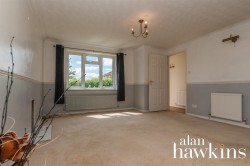 View Full Details for Victoria Drive, LynehamSN15 4 - EAID:11742, BID:1