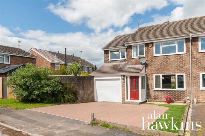 View Full Details for Blackthorn Close, Royal Wootton Bassett SN4 7 - EAID:11742, BID:1