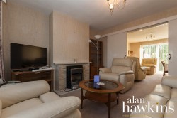 View Full Details for Longleaze, Royal Wootton Bassett SN4 8 - EAID:11742, BID:1