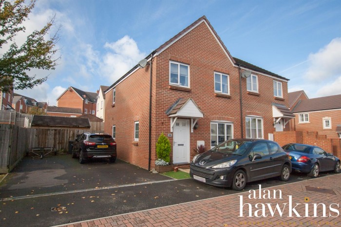 View Full Details for Crosstrees, Royal Wootton Bassett - EAID:11742, BID:1