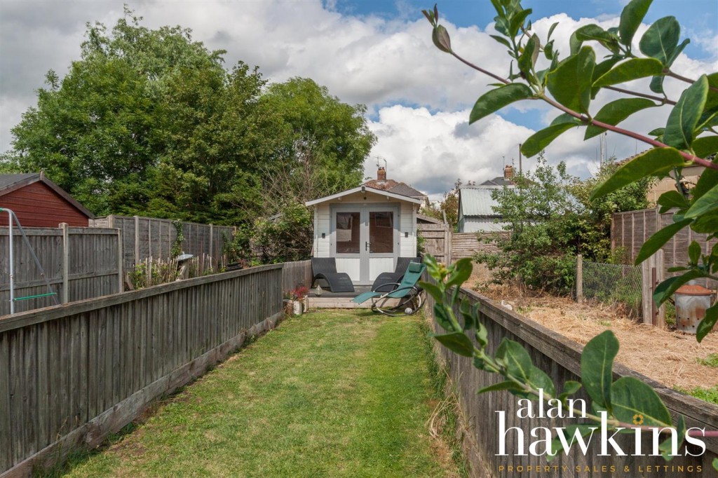 Images for New Road, Royal Wootton Bassett SN4 7 EAID:11742 BID:1