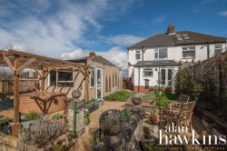 View Full Details for Brynards Hill, Royal Wootton Bassett - EAID:11742, BID:1