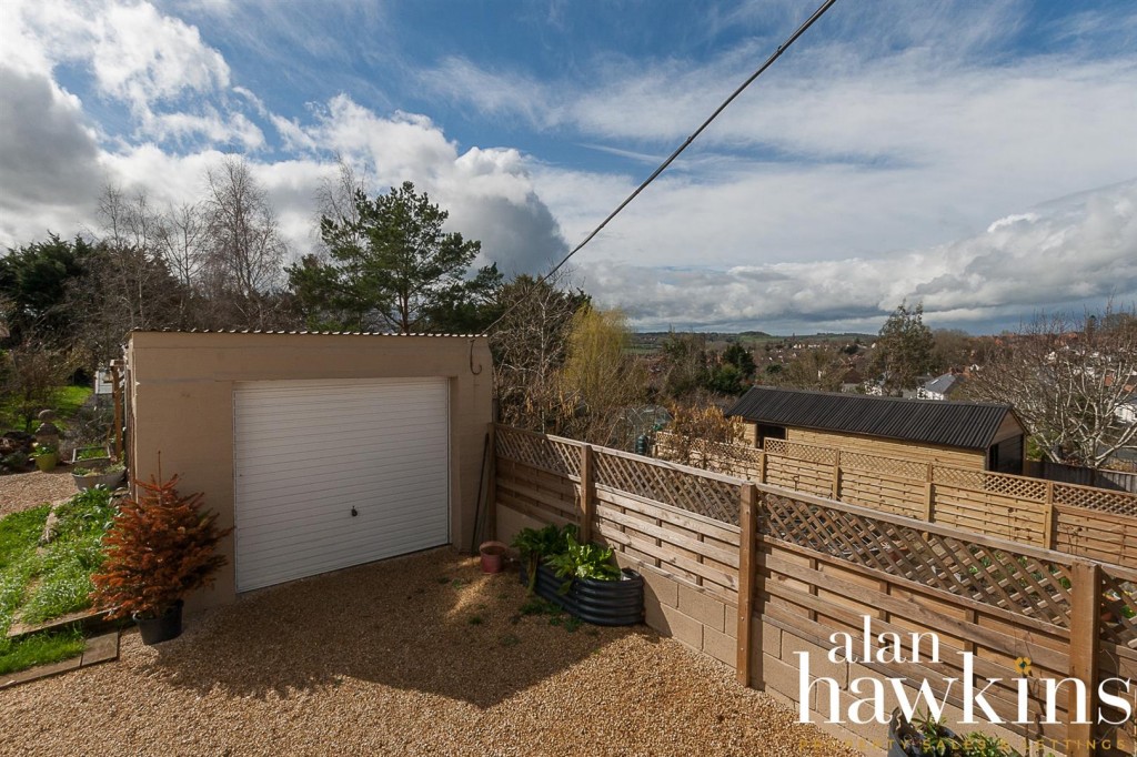 Images for Brynards Hill, Royal Wootton Bassett EAID:11742 BID:1