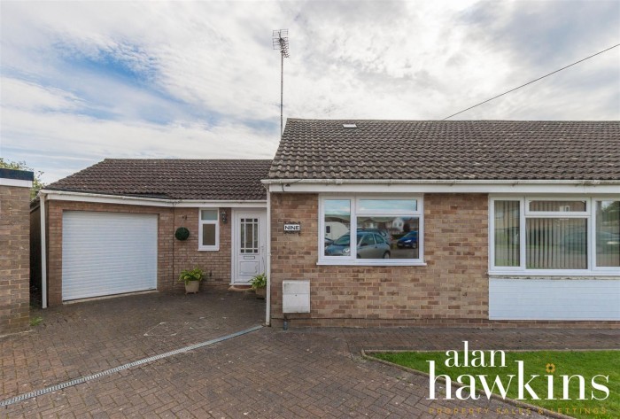 View Full Details for Byron Avenue, Royal Wootton Bassett SN4 8 - EAID:11742, BID:1