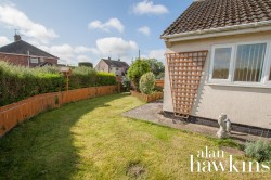 View Full Details for Longleaze, Royal Wootton Bassett SN4 - EAID:11742, BID:1