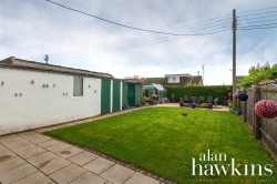 View Full Details for Longleaze, Royal Wootton Bassett SN4 8 - EAID:11742, BID:1