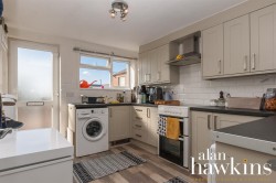 View Full Details for High Street, Royal Wootton Bassett Sn4 7 - EAID:11742, BID:1