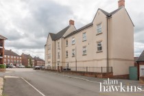 Images for Cloatley Crescent, Royal Wootton Bassett Sn4 7