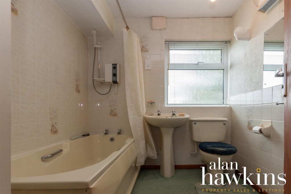 Images for Whitehill Lane, Royal Wootton Bassett SN4 7 EAID:11742 BID:1
