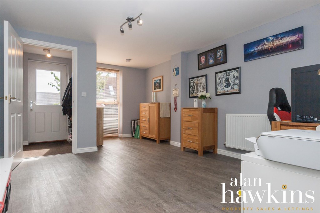Images for Churn Way, Royal Wootton Bassett SN4 EAID:11742 BID:1