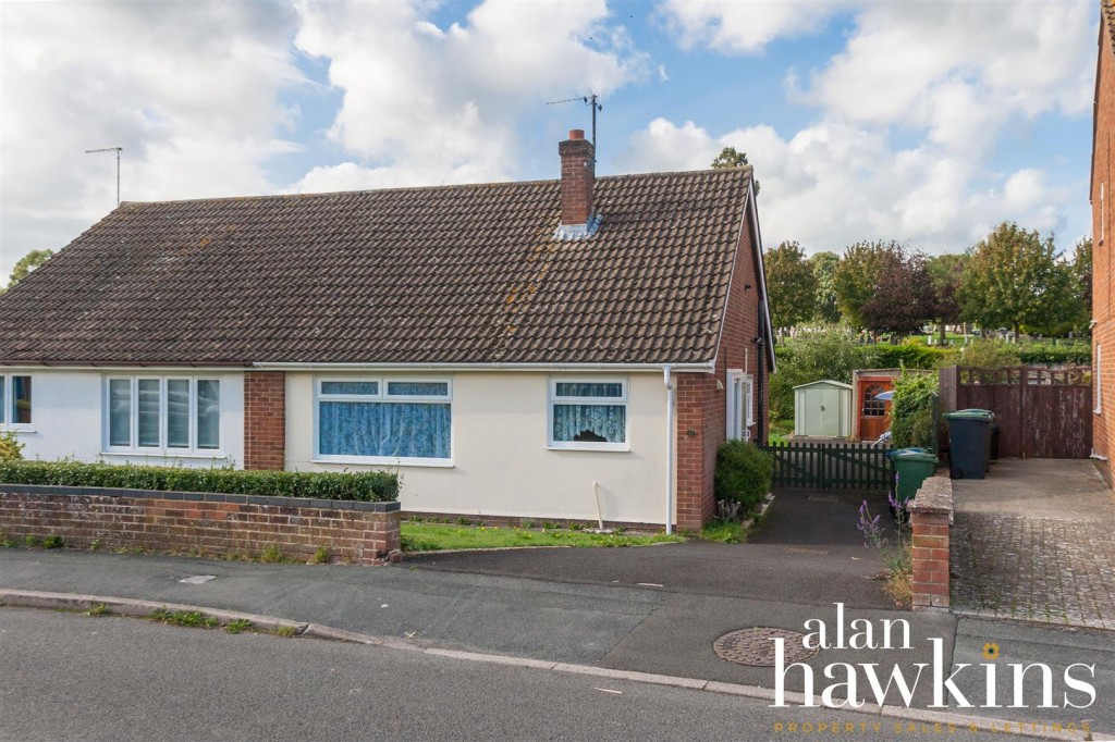 Images for Clarendon Drive, Royal Wootton Bassett SN4 8 EAID:11742 BID:1