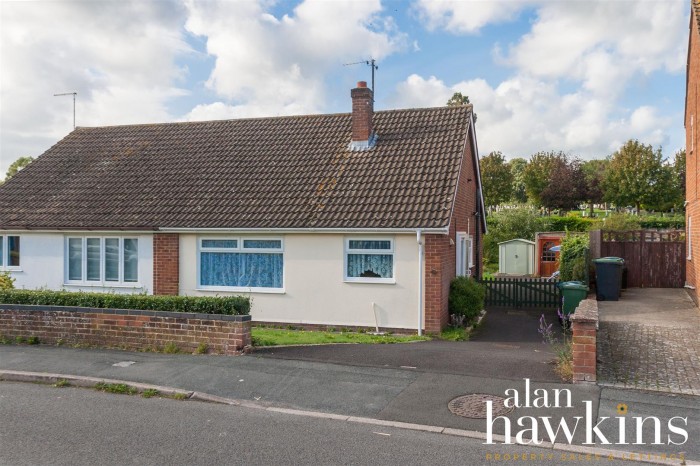 View Full Details for Clarendon Drive, Royal Wootton Bassett SN4 8 - EAID:11742, BID:1